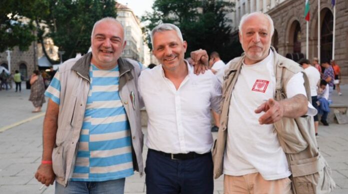 За изборите: Отровното трио, „Изправи се.БГ“ и „Има такъв народ“ обединяват сили