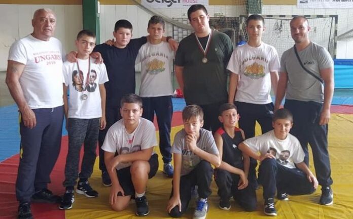 2 сребърни медала за борците на СК „Васил и Георги Илиеви“