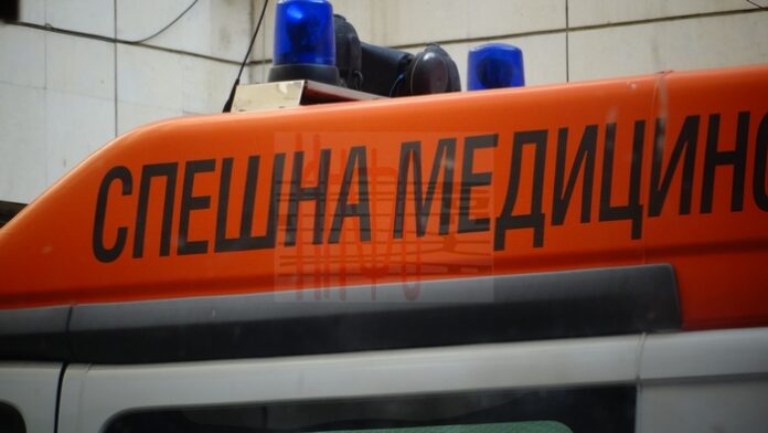 Катастрофа със загинали на пътя за Лесово, ударили са се камион и бус