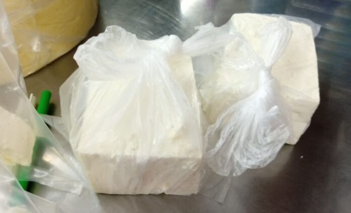Установиха несъответствия в четири проби от млечни продукти от търговската мрежа в Перник