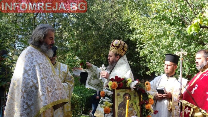 100 години - с богослужение и курбан, отбеляза църквата в Бараково