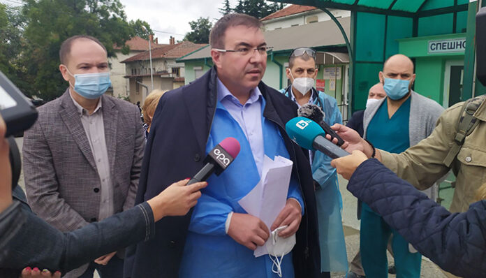 Двама от пострадалите при ПТП-то при Лесово ще бъдат транспортирани с хеликоптер до София