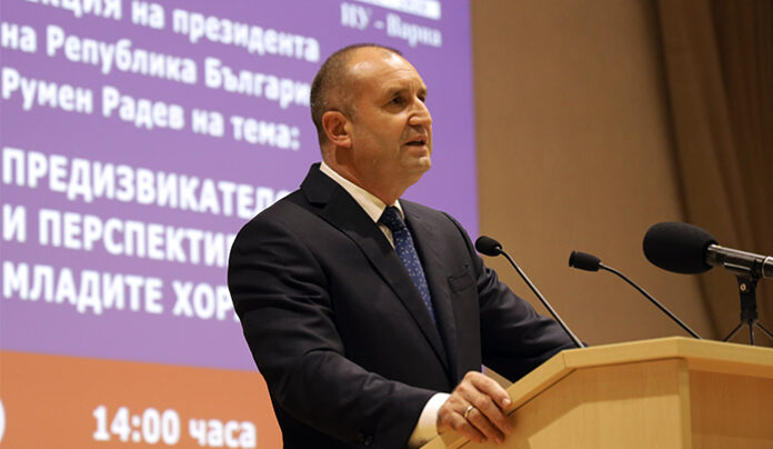 Радев: Бих желал да видя България, в която инвестицията в хората е категоричен приоритет