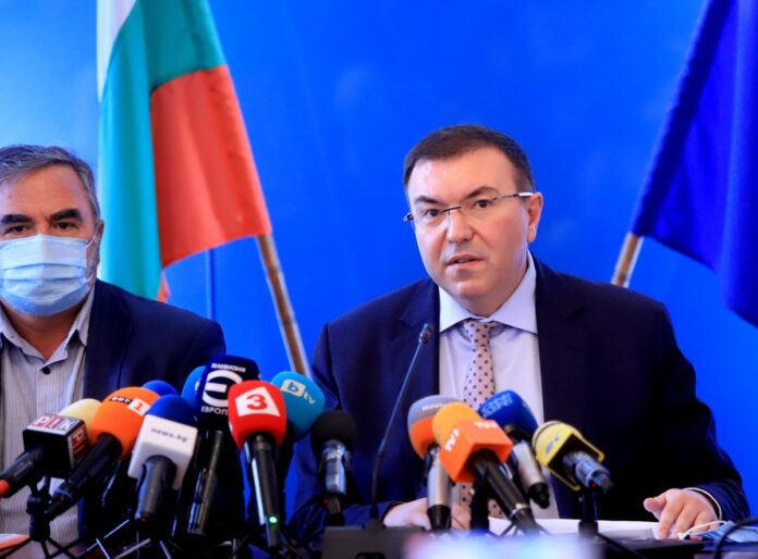 Отпада тестването с PCR след 14-дневната карантина на някои от пациентите
