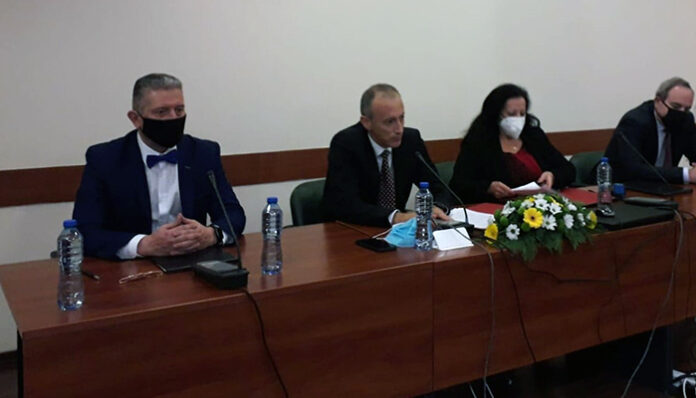 Университетските преподаватели ще взимат по-големи заплати