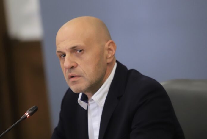 Дончев: Кого обслужва президентът с апокалиптичните си сценарии