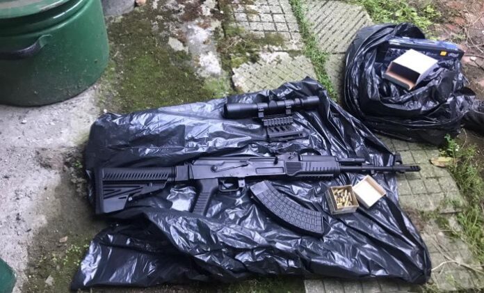 Спецпрокуратурата задържа петима за незаконно производство и продажба на оръжия