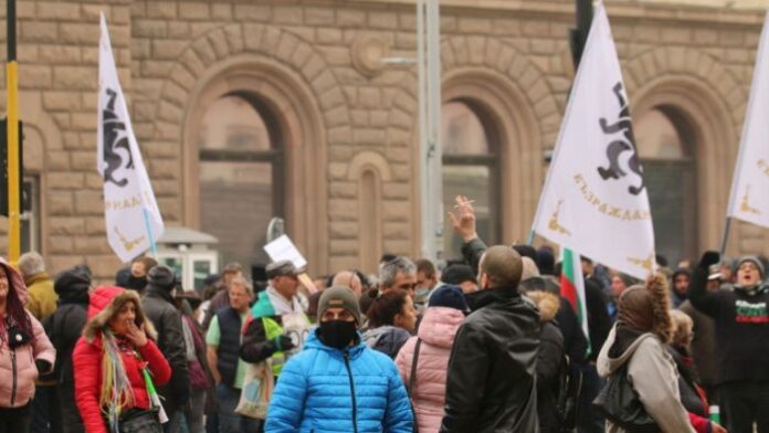 Протест пред Министерски съвет, искат оставката на Борисов