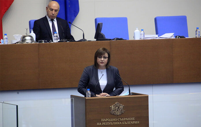 Нинова: Затваряте държавата, без да гарантирате грижа за хората