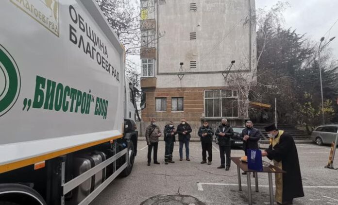 Обновяват автопарка на общинското дружество „Биострой“