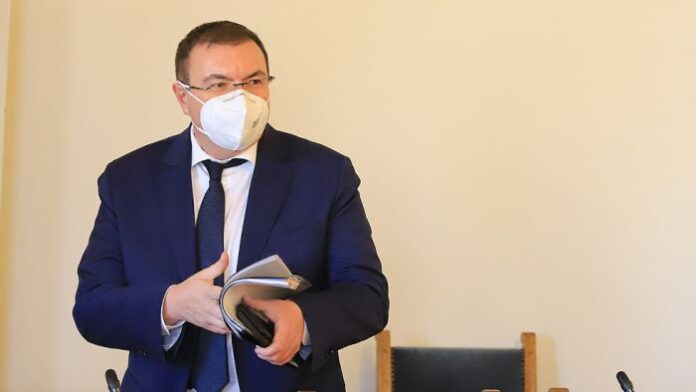 Проф. Ангелов: Много е рано да се говори за отваряне на всичко от 21 декември
