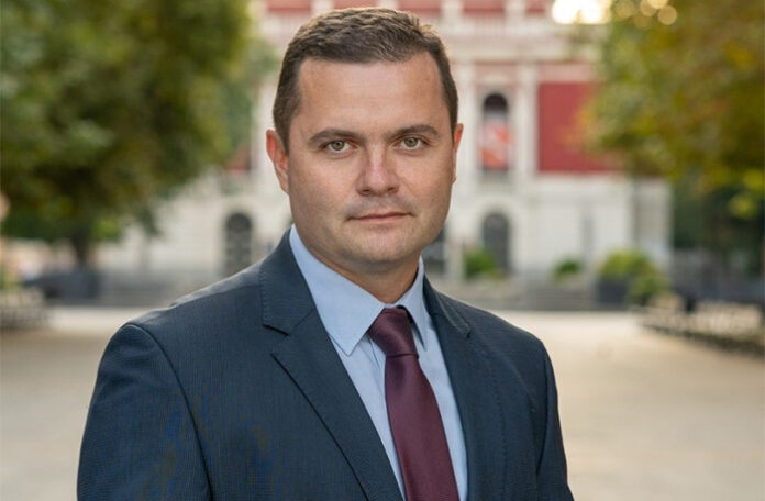 Община Русе с финансова помощ за второ дете, близнаци и осиновяване