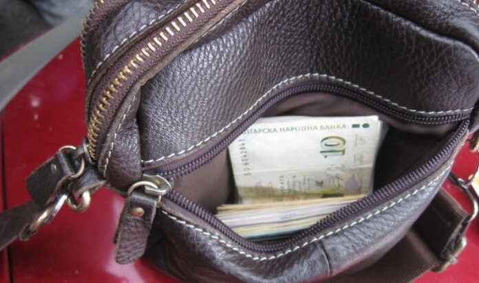 Задържаха разследващ полицай с подкуп във Варна