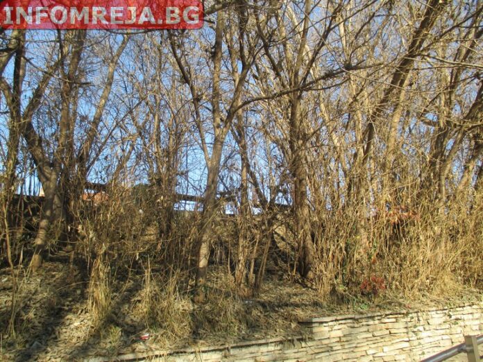 Валежите спират