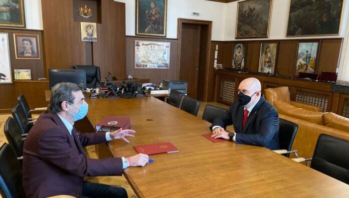Гешев и президентът на КТ „Подкрепа“ подписаха Меморандум за сътрудничество