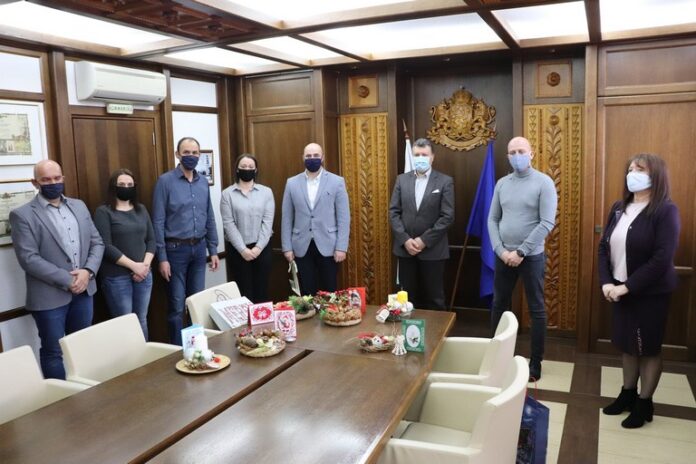 Най-ценните подаръци получиха общинарите от Банско