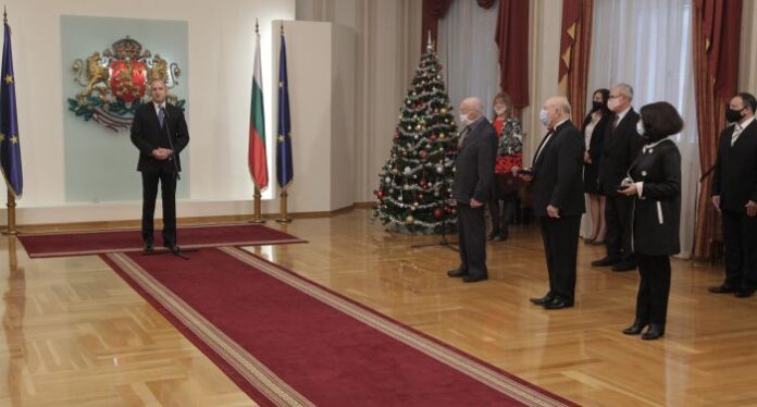 Радев: Страната ни трябва да съхранява интелектуалния си капацитет и творчески хоризонт