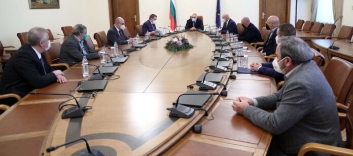 Противоепидемичните мерки дават резултат, няма области в червената зона