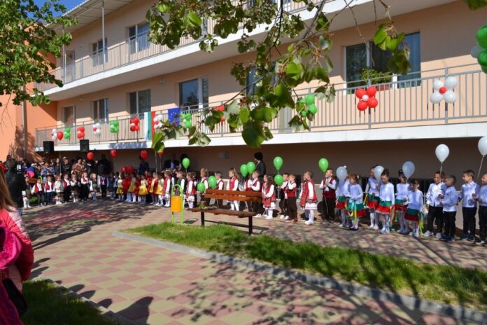 Предстои разширяване на детската градина в село Дебрен