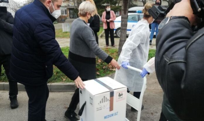 Близо 1000 дози от ваксината пристигнаха в Пловдив