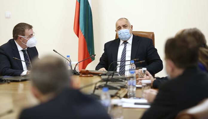 Окончателно: Мерките в сила до 31-ви януари, детските градини и началните училища отварят след Нова година