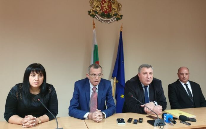 Виктор Янев върна 34 решения на общинските съвети в Кюстендилско