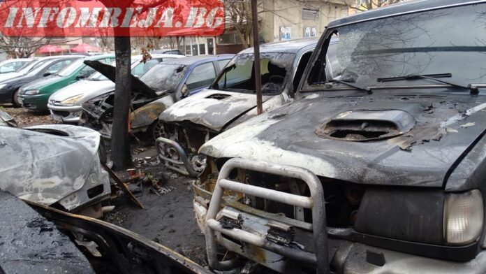 Умишлен палеж на 7 автомобила разследват в Благоевград