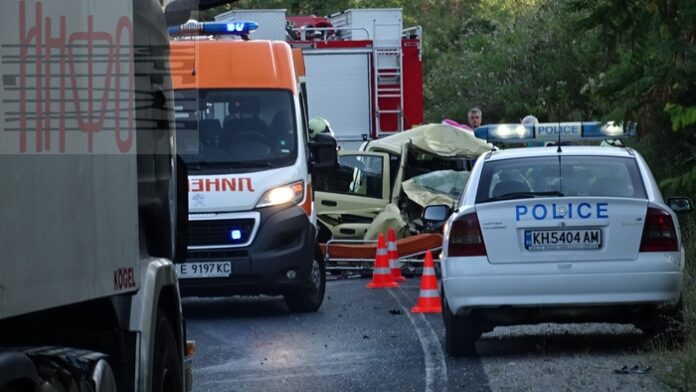 Полицай загина на пътя, разследвайки катастрофа