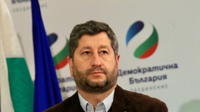 Христо Иванов убеден, че институциите са обслужващ персонал на корупционни далавери
