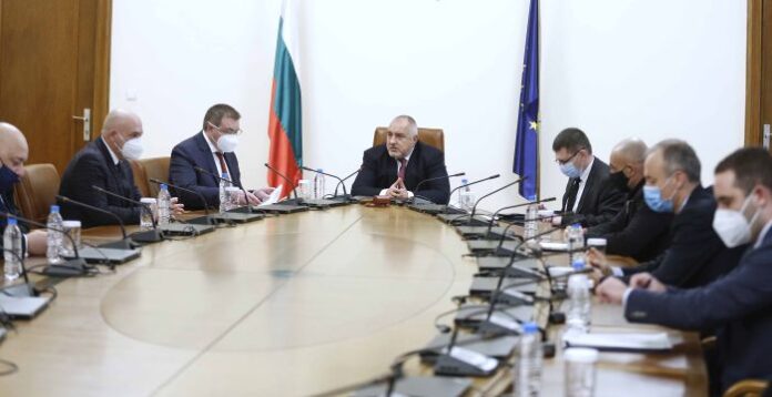 Онлайн обучението остава до 31 януари