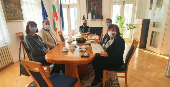 Горноградската гимназия в Загреб благодари за помощта от България