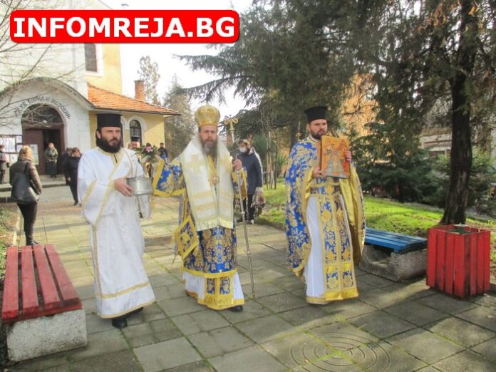 За пета поредна година Богоявленският кръст в Гоце Делчев беше изваден от Андон Балтаджиев