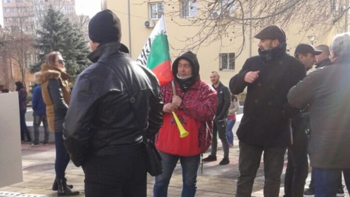 Протест на собственици и работещи в заведения и фитнеси в Перник