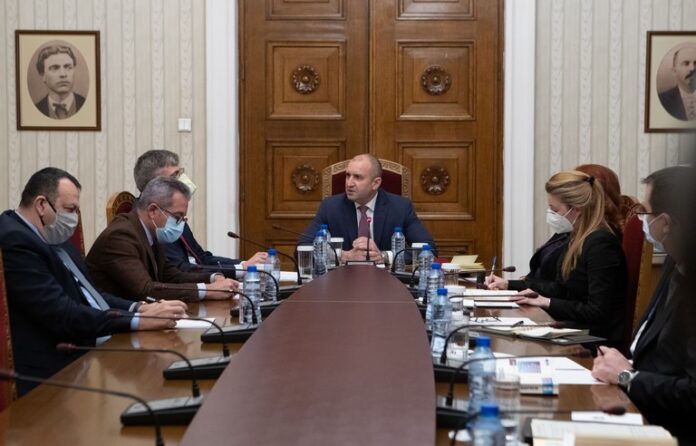 Президентът се консултира с ДПС, Атака и ВОЛЯ