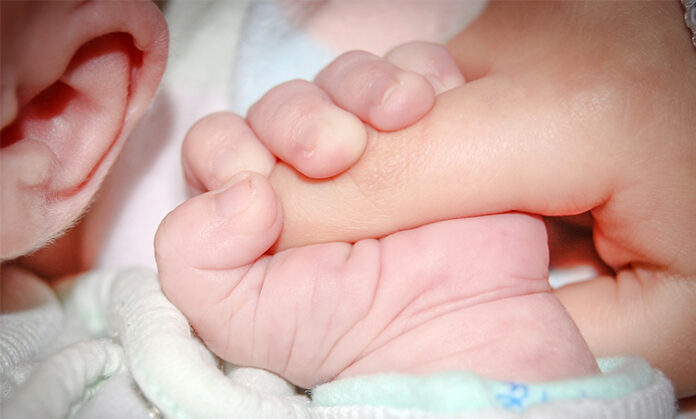 За пръв път у нас: Жена иска да бъде вписана като баща на детето си