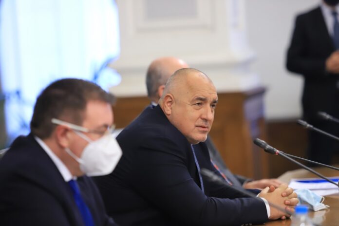 Борисов прави компромис с учениците, ресторантите остават в неизвестност