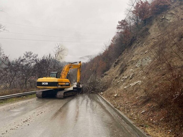 Разчистиха срутището в района на село Филипово