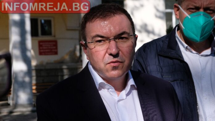 Ангелов с прогноза: Масовата ваксинация ще е преди месец май!