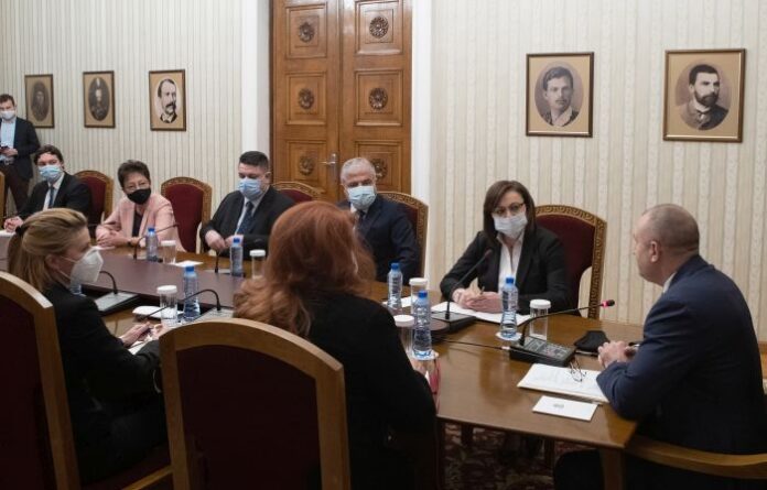 Радев: Средства, които държавата инвестира в машини за гласуване, трябва да бъдат оправдани