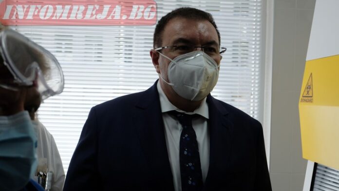 Проблемът с липсата на ваксини се задълбочава, Ангелов: ЕК решава за "Спутник"