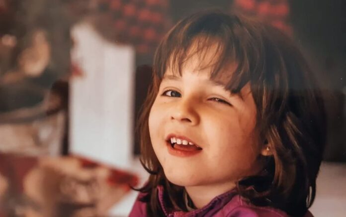 5-годишната Карина от Кюстендил се нуждае от средства, за да проходи