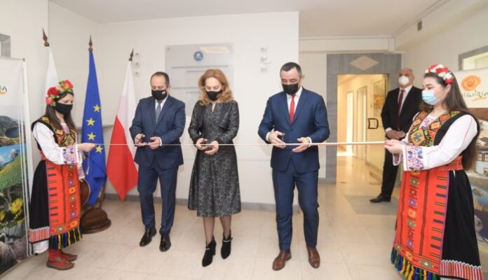 Вицепремиерът Марияна Николова откри българско туристическо представителство във Варшава
