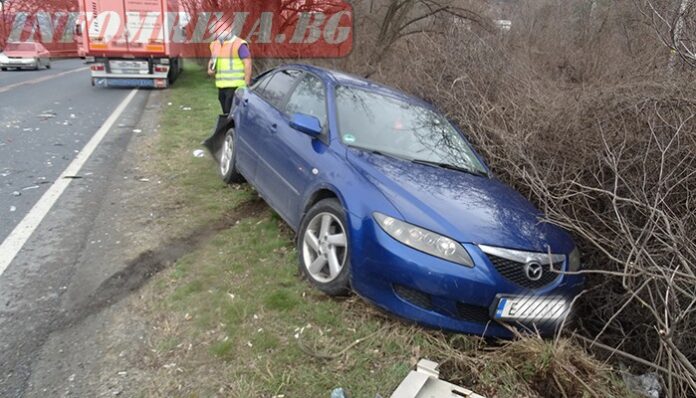 ПТП между кола и камион затруднява движението на Е-79 при Благоевград
