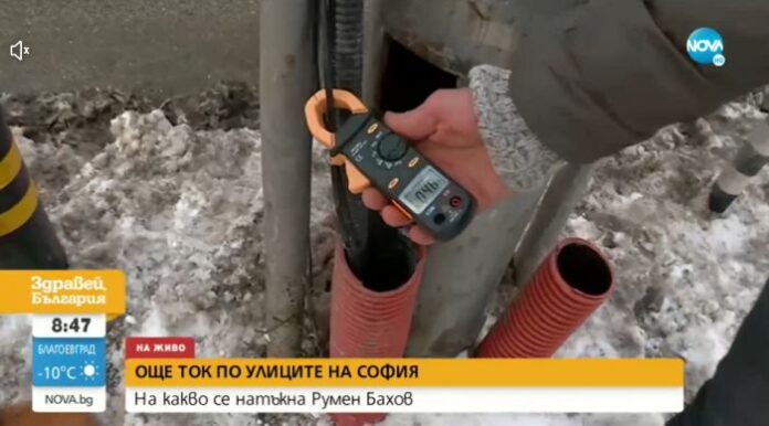 На крачки от мястото, където загина дете: Тече ток по още една шахта в София