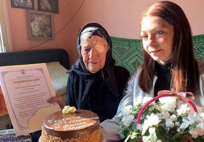 Люба Костадинова от санданското село Дамяница стана на 101 години