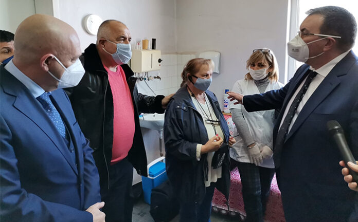 Борисов в Самуилово: Само днес сме разпръснали из страната 88 хил. дози от ваксините