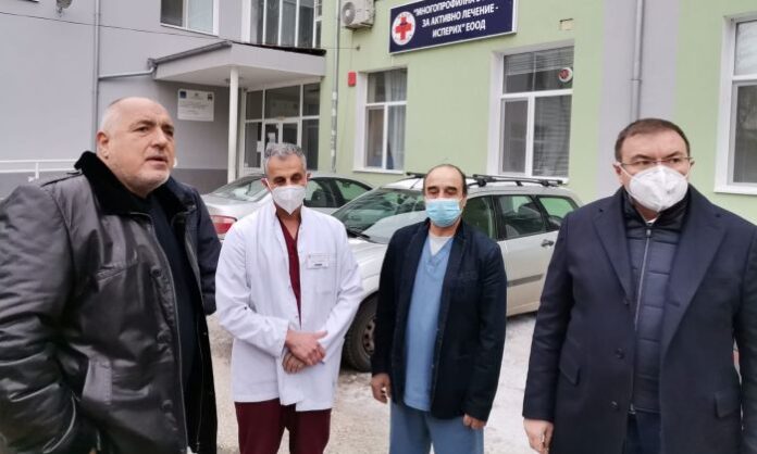 Борисов: От 1 март отваряме ресторантите, от утре учениците в малките населени места отново в клас