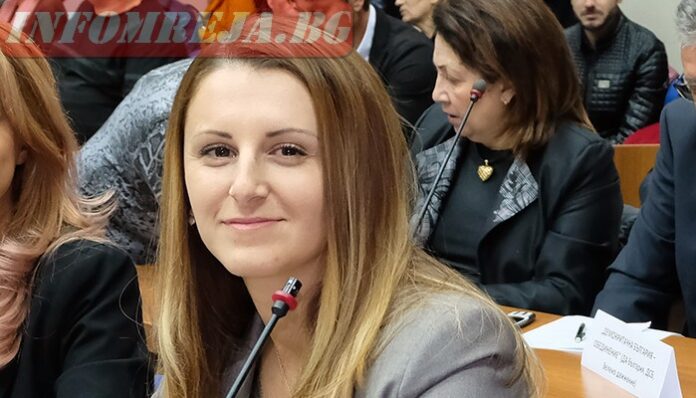 ОИК-Благоевград, отстрани общински съветник, тя обжалва пред АС