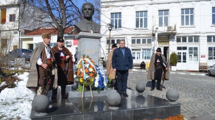 Радомирци сведоха глави пред паметта на Апостола