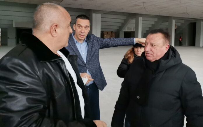 Борисов инспектира новостроящата се зала „Арена Бургас“